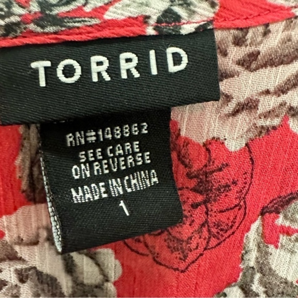 Torrid floral sleeveless blouse 1X - Picture 2 of 4